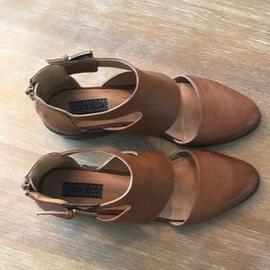 Deena and Ozzie Brown  ankle shoes